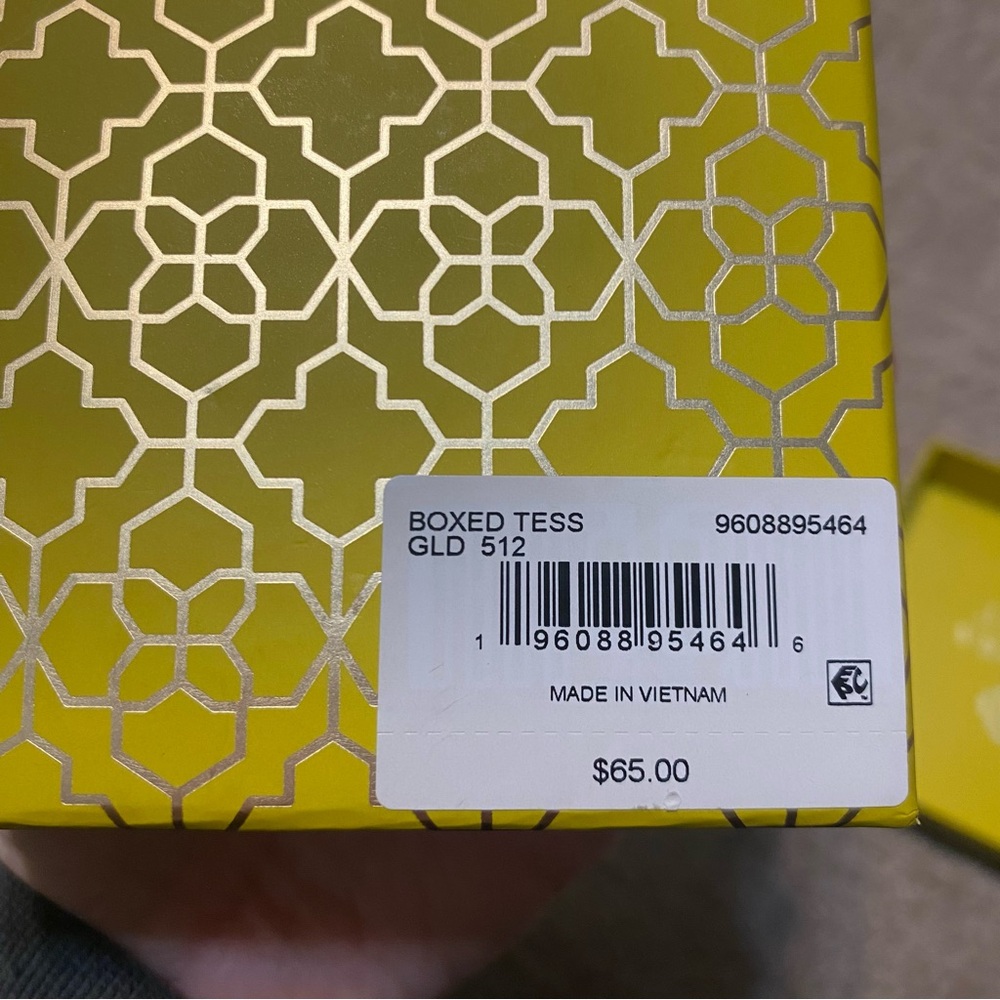 New in Box {Kendra Scott} Boxed Mini Elisa Gold-Tone Pendant Necklace - Picture 5 of 14